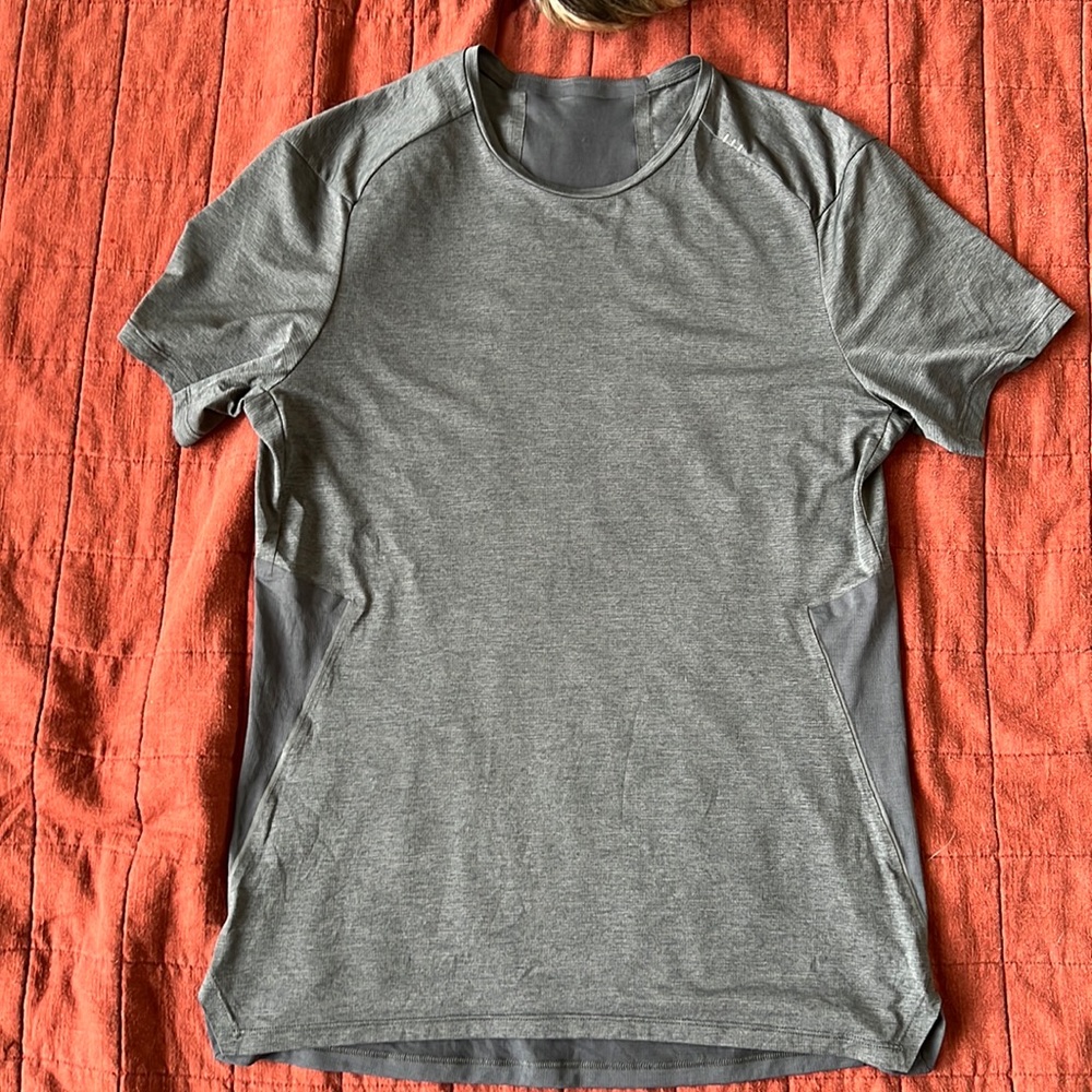 Lululemon FAST AND FREE shirt men XS
